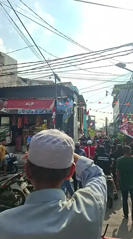 rumah ahmad sahroni diserbu rakyat, hidup rakyat!!!! #ahmadsahroni #rakyat #demo 