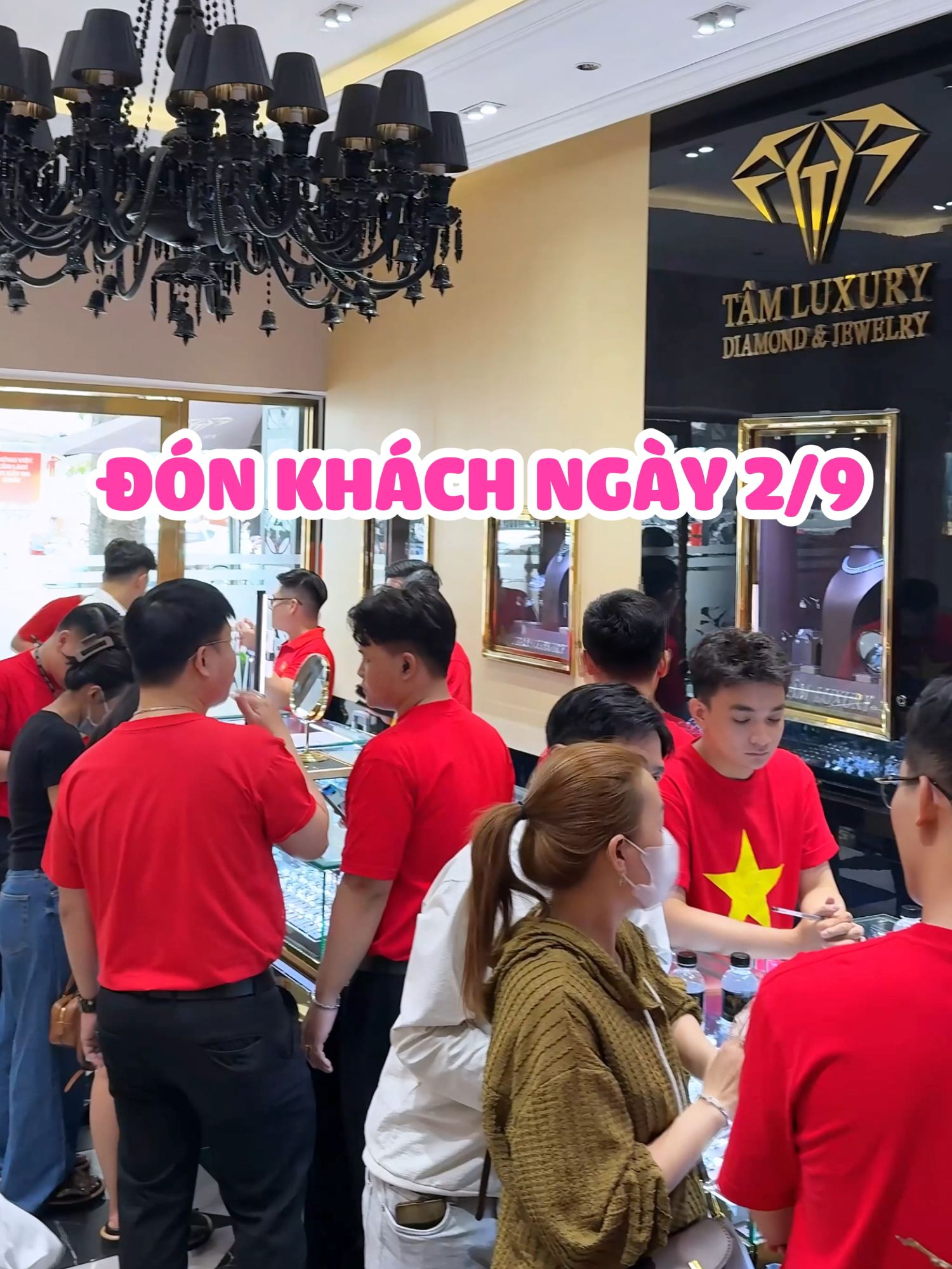ĐÓN CHÀO QUÝ KHÁCH HÀNG NGÀY LỄ 2/9@vothanhhien.92 @tamluxurystory @onganhluxury @nocnhatamluxurychannel @@##tamluxury #tamluxurydiamondjewelry #vothanhhien #toiyeuvietnam #vietnam #viral
