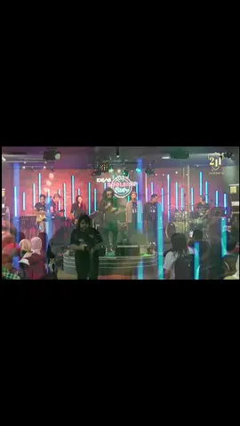 #malaysiasong #malaysia #fyppppppppppppppppppppppp #mickyklaxson terharu dihargai di negeri orang