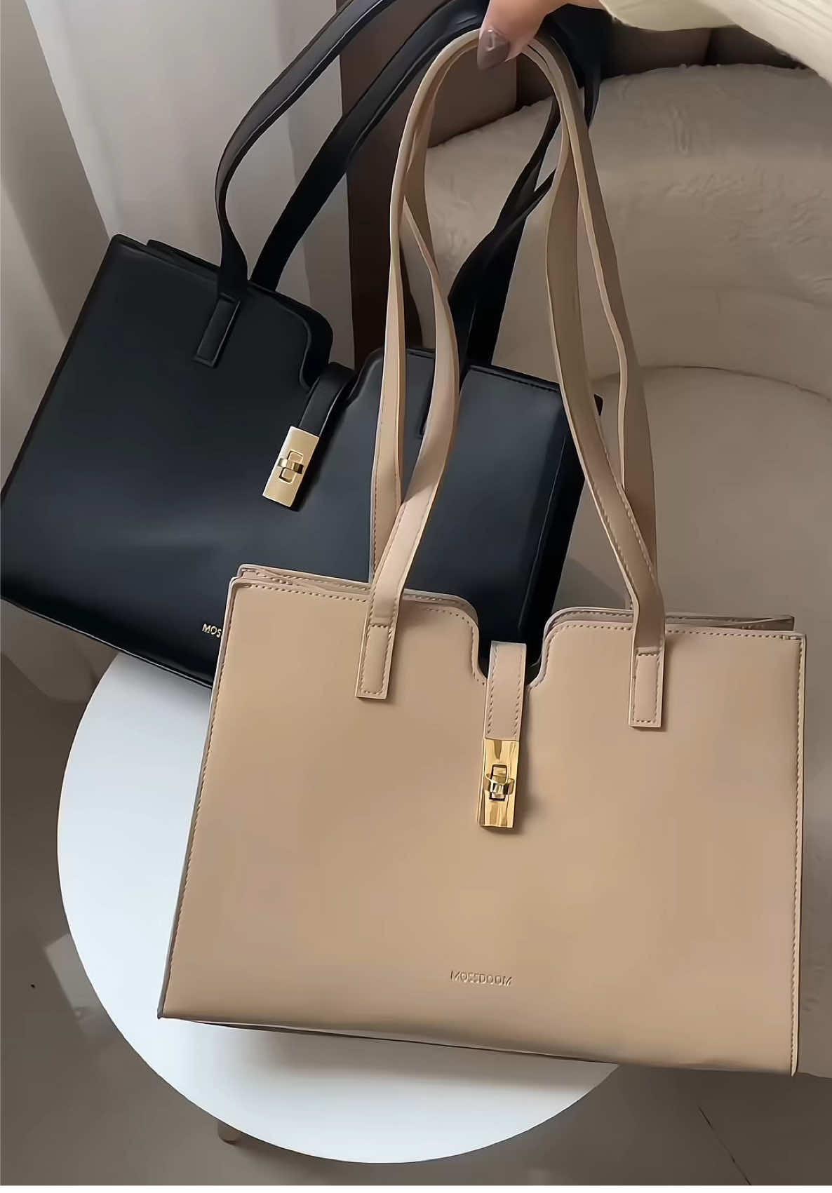 elaura — mossdoom's best selling shoulder bag!! 💫 elegant bag | office or college bag | fits an 11 in tab & your other essentials. #elaurabag #mossdoom #shoulderbag #totebag #fyp 