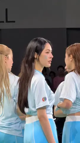 หล่อสวยมาก#LingLingKwong #LingLingKwong #tiktokviral #GirlsCupPresentedbyมาม่า #CH3GirlsCup2025 