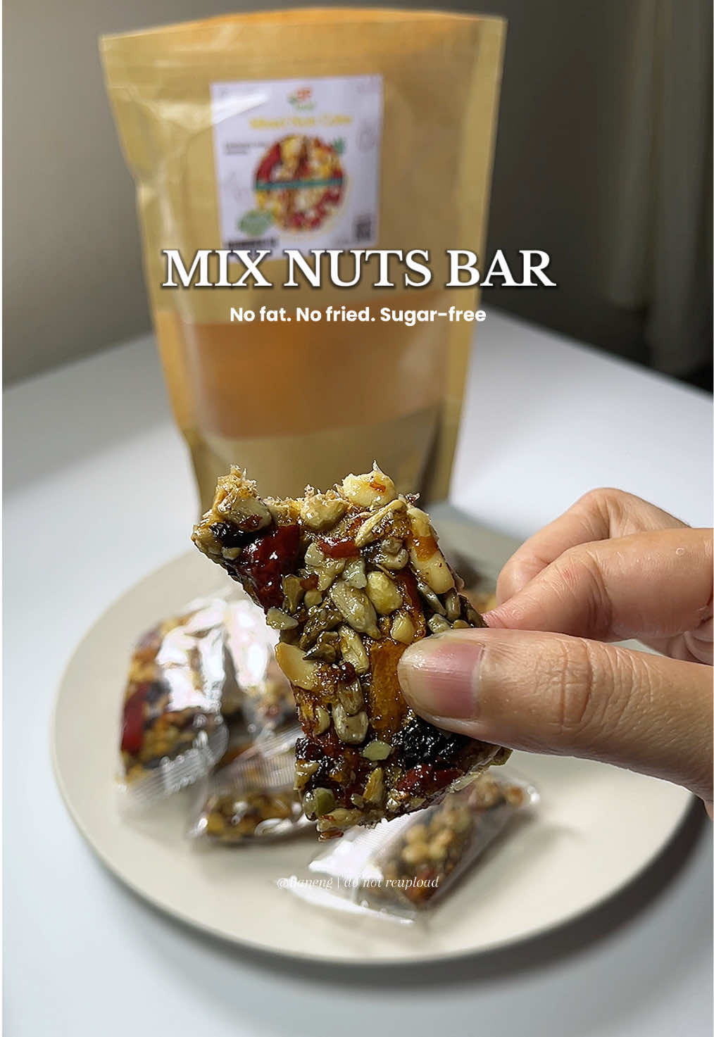 Mix nuts bar na perfect snacks sa mga on a diet/calorie deficit dyan😚😉 #mixnutscake #mixnutsbar #healthysnacks #healthyfood 