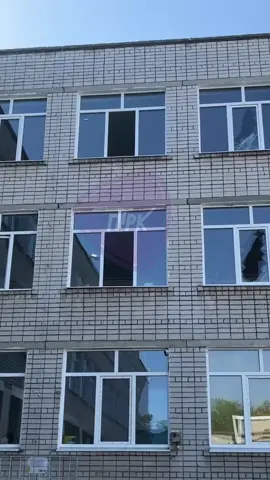 Сьогоднішні ворожі атаки знову пошкодили ліцей , який вже не перший раз  страждає від ударів ворога. #ЗСУ #війнавукраїні #ліцей 