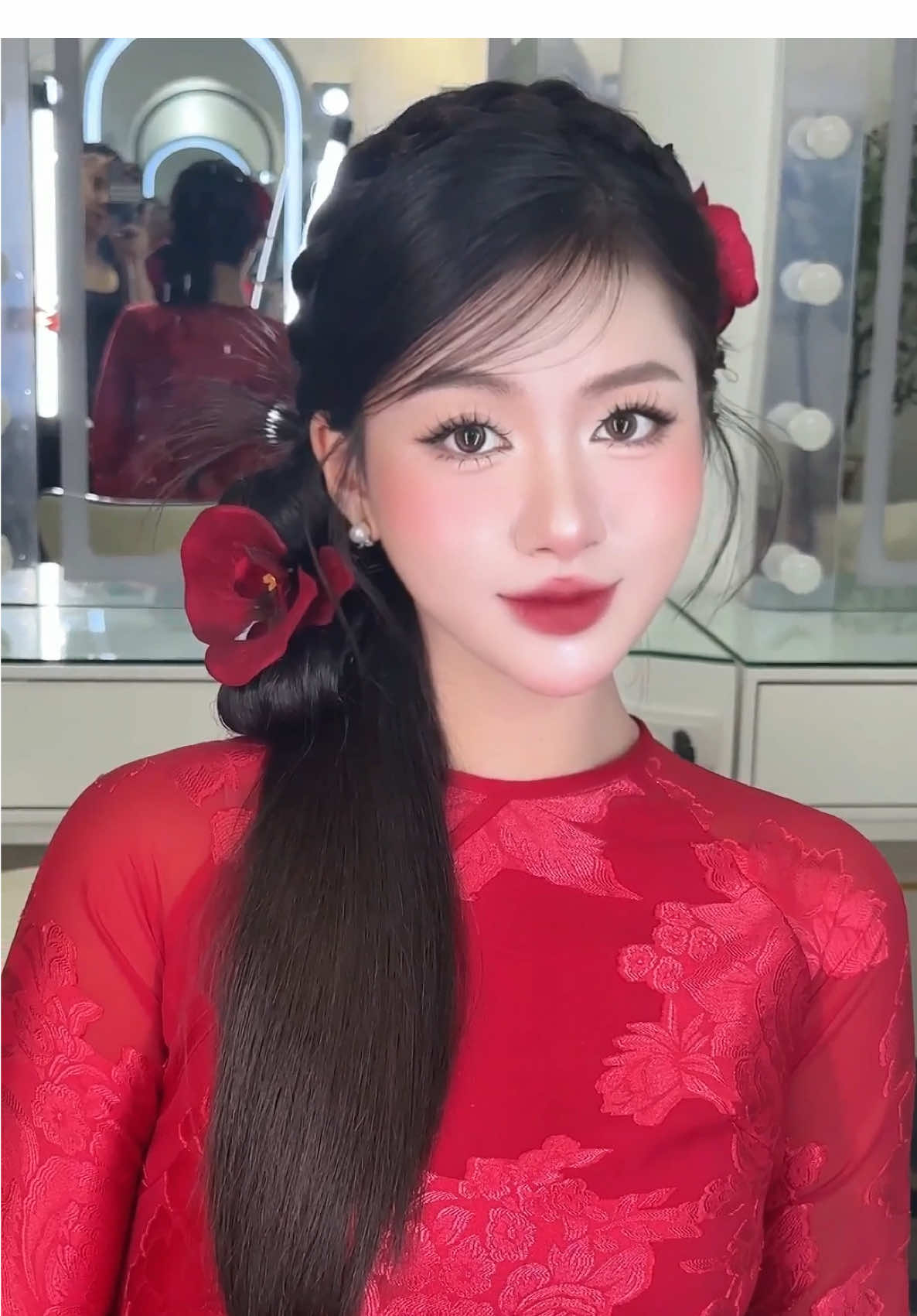 Tóc cho cô dâu ăn hỏi xinh ghê hem.Kiểu tóc đang được order nhiều nhất tại lớp cô Uyên #xuhuongtiktok #uyêntóc #dậylàmtóccôdâuhànội @Học Cô Uyên Không Sợ Tóc 