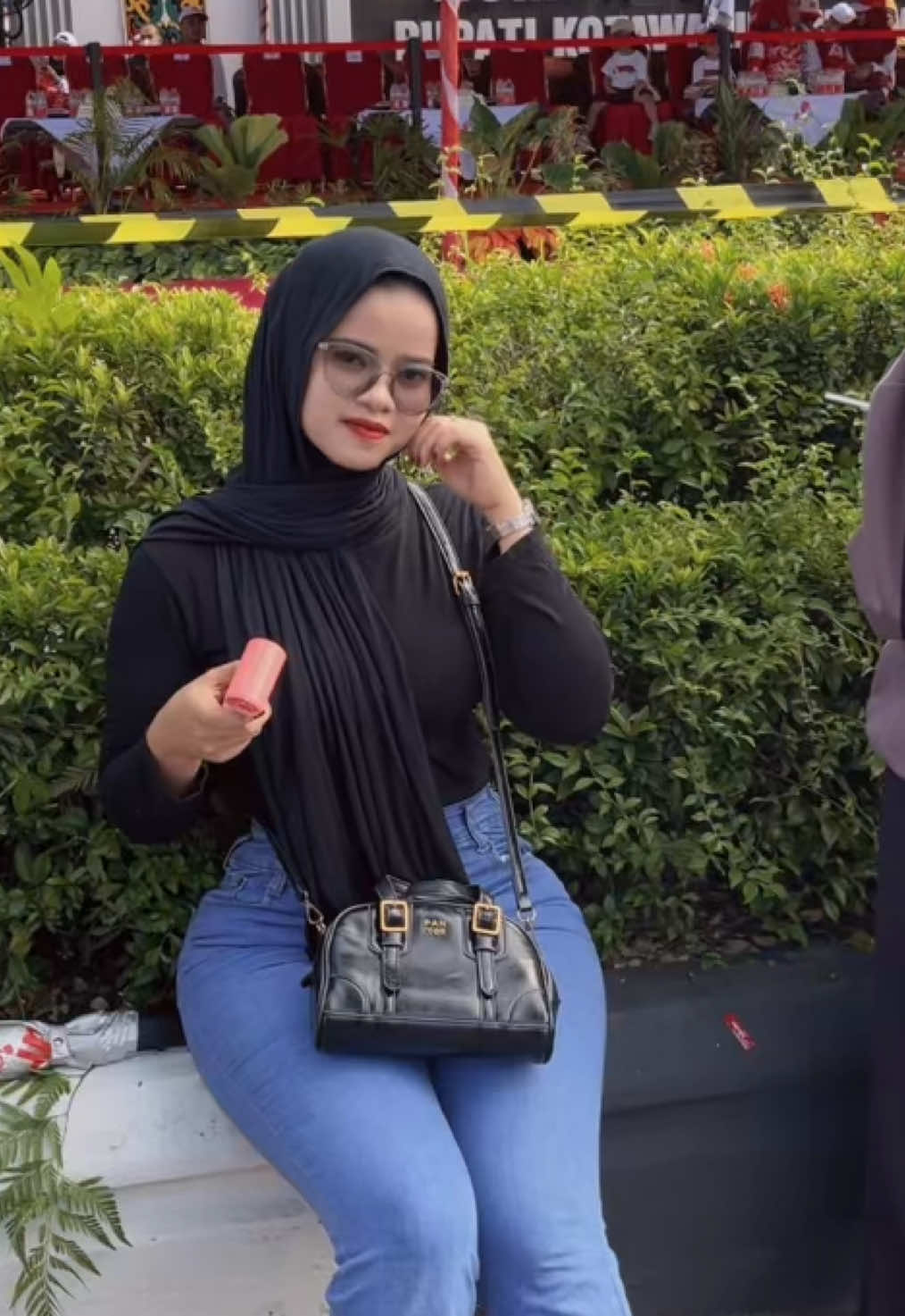 Yang mau samaan celana sama kipas nya di keranjang kuning aku🥰 #ftypシ #affiliatetiktok #outfit #pawai #sampit 