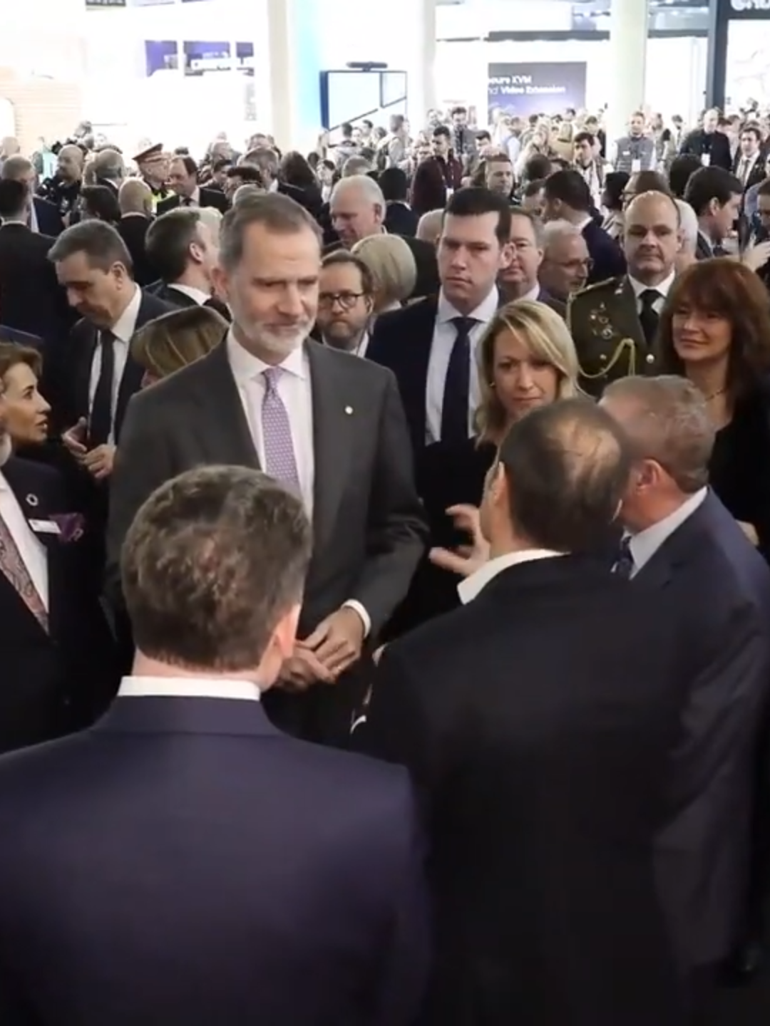 Opening of the Integrated Systems Europe (ISE) Trade Fair and the IoT Solutions World Congress (IOTSWC). His Majesty the King Felipe VI, who traveled with the Minister of Justice, Pilar Llop, was received by the Government Delegate in the Autonomous Community of Catalonia, María Eugènia Gay; the Mayor of Barcelona, ​​Ada Colau; the Mayor of L'Hospitalet de Llobregat and President of the Barcelona Provincial Council, Nuria Marín; the President of the Board of Directors of Fira de Barcelona, ​​Pau Relat; and the Executive Director of Integrated Systems Europe (ISE), Mike Blackman, among other authorities. After the formal greetings, His Majesty the King began his tour of the ISE Trade Fair, where he visited the stands of Google, Lutron, Shure, Panasonic, Barcelona, ​​Matrox, Equipson Group, and Alfalite. Next, King Felipe proceeded to Hall 4, where he was welcomed by the humanoid robot from Pal Robotics. His Majesty the King then began his tour of the IOTSWC Congress, visiting the pavilions of Relayr, Amazon, Tx One, KNX, and Barcelona City Council. The ISE Fair is the world's most important exhibition in the audiovisual equipment sector. This is the first year it has moved to Barcelona, ​​having previously been held in Amsterdam. The decision to move this event predated COVID-19, and it was precisely this pandemic that ultimately meant it could not be held as planned last year.