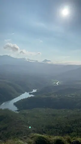 nanjak minimal view maximal #Hiking #gunung #ponorogo #gunungbayangkaki #viral 