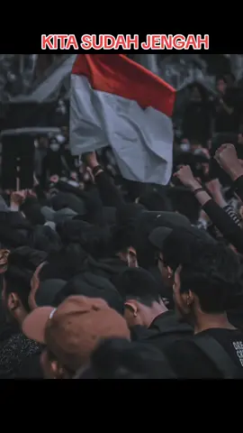 Rakyat sudah jengah dengan pajak yang tak masuk akal dan korupsi yang semakin menggila ..... #demo #indonesia #dpr #brimob 