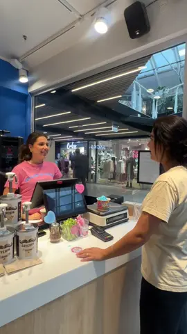 Fredag 5.september er det tid for FUNKY FRIDAY igjen 🧡🥳 50% på is, topping og acai hele dagen 🍦🍦🍦