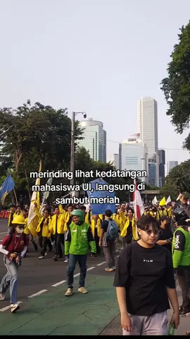 detik detik mahasiswa UI melakukan long march menuju titik aksi Polda metro jaya, Senayan, jakarta selatan  29/08/2025#universitasindonesia #demodpr #rippolri #poldametrojaya 