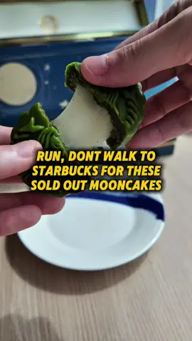 Head over to @starbuckssg for their super popular, always sold out mooncakes! I've been wanting to get them last minute every year then I regret because they are sold out everywhere 🤣  Other than the beautiful gift boxes this year, I love their brand new yuzu pistachio flavor and their highlights, the mochi matcha, sesame and Earl grey, VERY SHIOK. If you love your lava mooncakes like I do, you will enjoy their lava mooncakes too. The custard ones are really buttery and shiok and the cappuccino flavor is just so uniquely starbucks. PERFECT FOR THE AFTERNOON TEA! 😉 Find them at all starbucks outlets now! #sgfoodie #WhereToEat #starbucks #mooncakes 