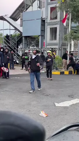 gass taa @compunkcampink #demosurabaya #demosurabayahariini #fyp#livehighlights #tiktoklive 