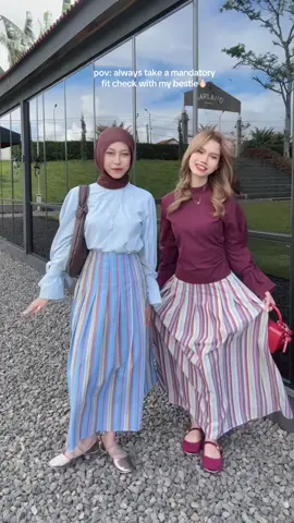 cute also giving retro style, gemes bgt roknya🥹🤍 #promomakangajian #fypシ #ootdhijab #TikTokFashion #tiktokfashion 