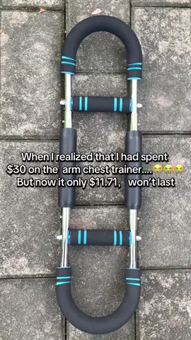 If you’re tryna build your chest at home. No gym! No push-ups! Watch this bro #armtraining #musclebuilding #FitTok #strength #GymTok 