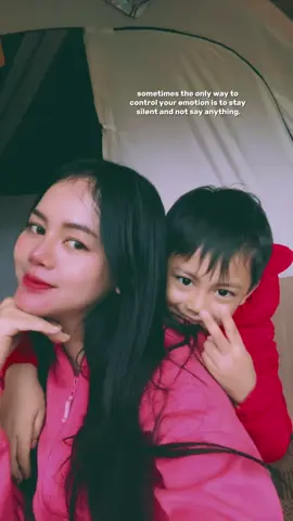 Jangan sampai terprovokasi dengan ego dan emosi mereka, jngan sampai ego kita bisa di kendalikan dg manusia yg sok bijak 😒😏