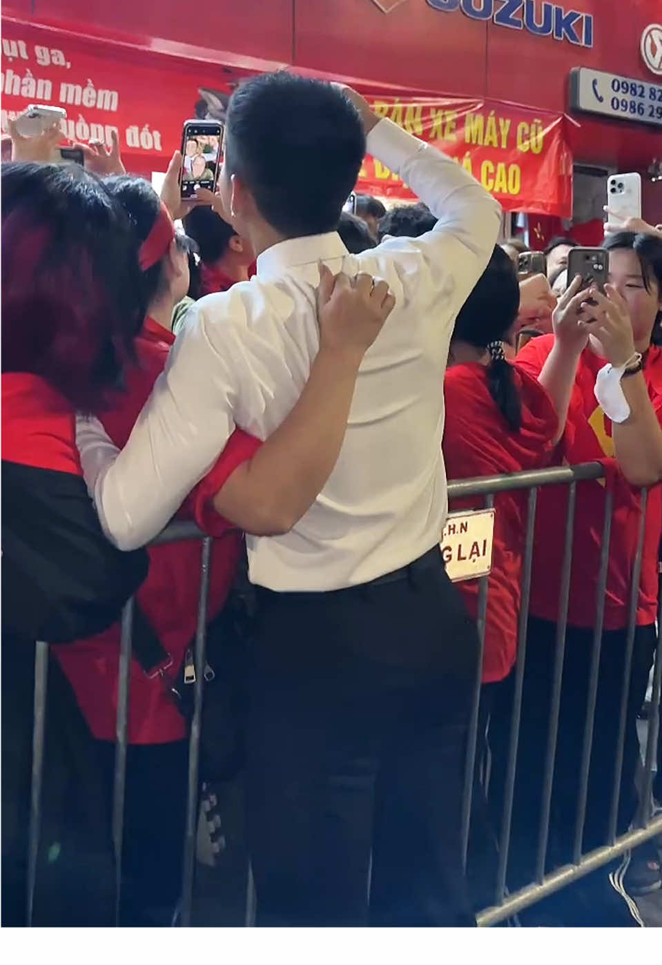 Theo chân anh bạn nhỏ đến chuẩn bị cho buổi tổng duyệt A80 nháa ❤️🇻🇳 #MONO #TongduyetA80 