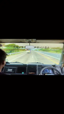 lagune cah lanang seng sregep kerjo dek🤣 #storytruck #driverstory #trendsupir #fypシ゚ #truckcabe 