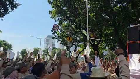 Sumpah Tani Merdeka Indonesia dalam Aksi Damai Ucapan Terima Kasih Petani kepada Presiden @prabowo dipimpin oleh Ketua umum Tani Merdeka Indonesia @donmuzakir08 