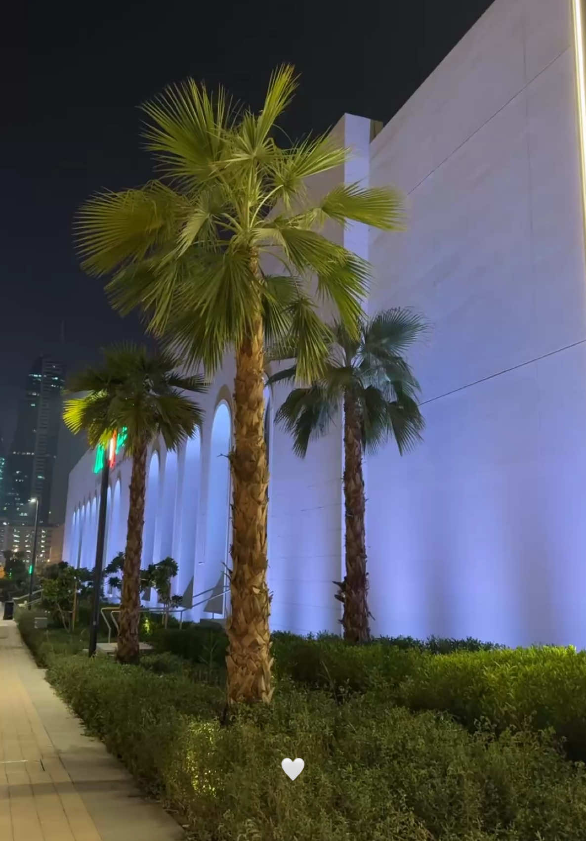Avenues mall #explore #mall #bahrain #tiktok #vibes #manama #foruyou 