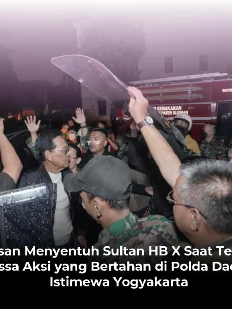 Pesan Menyentuh Sultan HB X Saat Temui Massa Aksi yang Bertahan di Polda Daerah Istimewa Yogyakarta. Gubernur Daerah Istimewa Yogyakarta Sri Sultan Hamengku Buwono X menemui perwakilan massa aksi di Polda DIY, Sabtu (30/8/2025). Sultan datang didampingi GKR Hayu, GKR Condrokirono, KPH Yudanegara, serta jajaran Pemerintah DIY. #Srisultanhamengkubuwono #Massa #Aksi #Poldadiy #yogyakrta #FYP