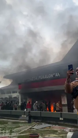 Gedung DPRD kota pekalongan 29-08-2025