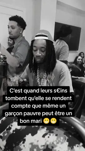C'est quand leurs s€ins tombent qu'elle se rendent compte que même un garçon pauvre peut être un bon mari 😁😁