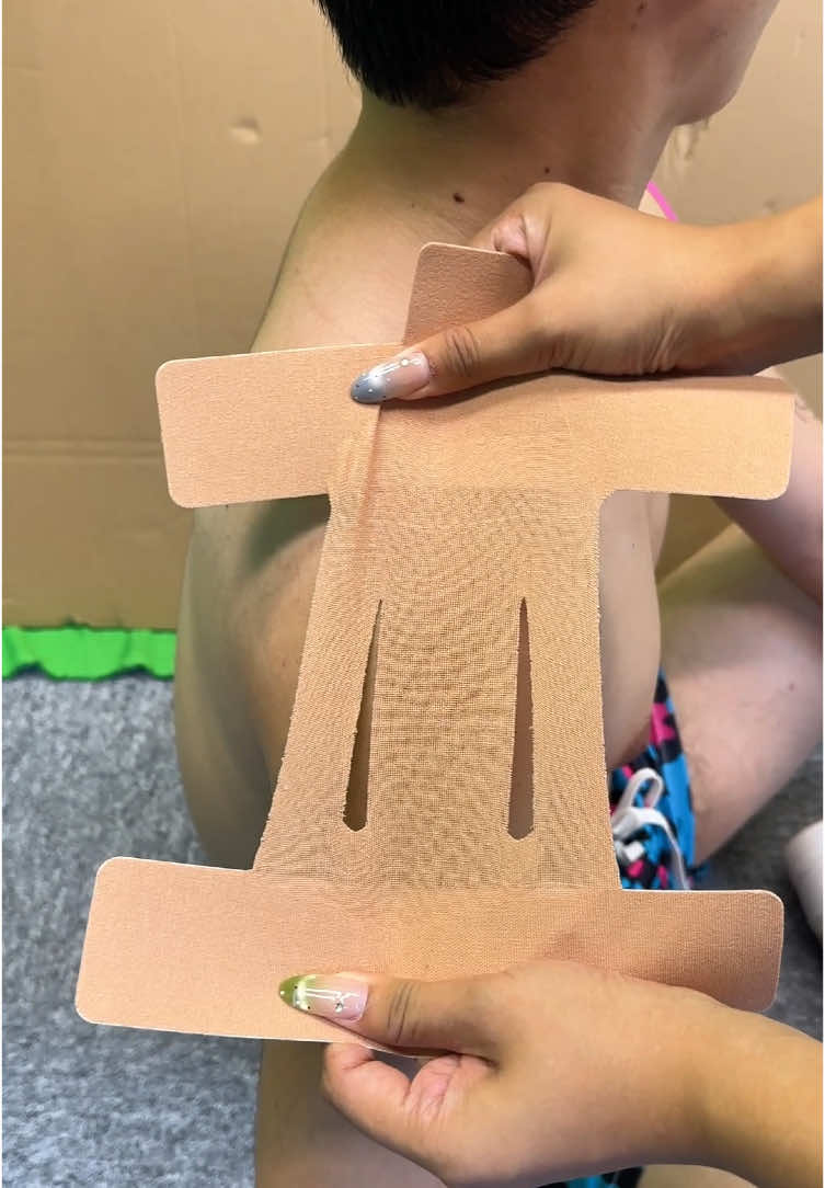 #kinesiologytape #shoulders #Sports #musthave #shoulderpain #basketball #gym #foryourpage 