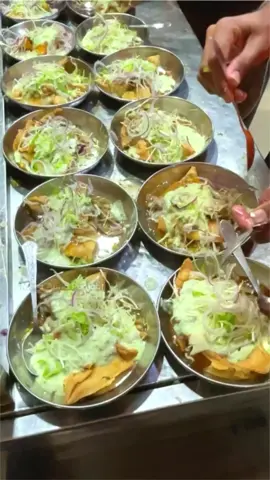 Best Samosay in Street Food #Foodie #samosa #pakistanistreetfood #streetfood #streetfood 