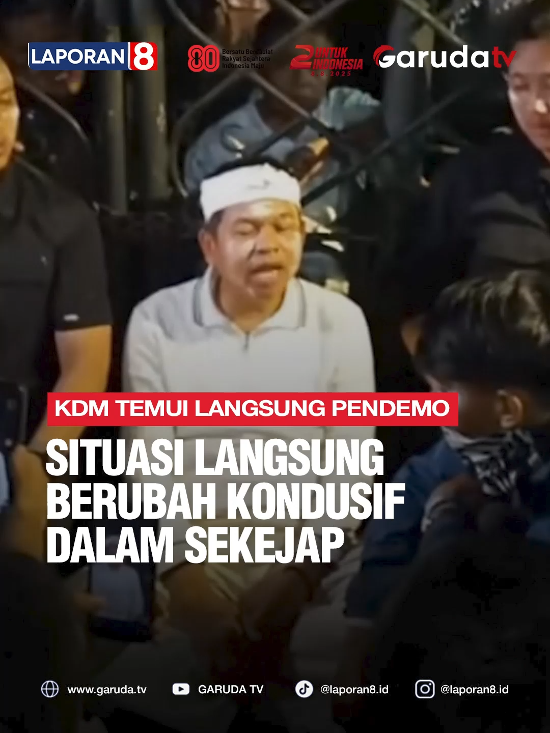 Gubernur Jawa Barat, Dedi Mulyadi, mengimbau masyarakat untuk menjaga keamanan serta tidak melampiaskan kekecewaan dengan aksi anarkis. Pesan ini disampaikan menyusul kericuhan dalam aksi solidaritas di depan Gedung DPRD Jawa Barat, Kota Bandung, Jumat (29/8) hingga Sabtu dini hari. Dedi mengaku memahami rasa kecewa dan marah yang muncul di tengah masyarakat. Namun ia menegaskan agar ekspresi tersebut tidak diwujudkan dengan merusak fasilitas umum, menjarah, atau membakar gedung bersejarah. Menurutnya, tindakan anarkis justru merugikan masyarakat sendiri serta mengganggu kebersamaan yang telah terjalin. Ia juga menolak keterlibatan pelajar maupun anak di bawah umur dalam aksi kerusuhan. Menurutnya, mengorganisir kelompok untuk melakukan kekerasan maupun tindakan kriminal hanya akan menambah persoalan baru. Selain itu, Dedi menyampaikan permohonan maaf atas kekurangan pemerintah dalam memenuhi harapan masyarakat. Ia mengajak warga untuk tetap menjaga keamanan, kebersamaan, serta kondusivitas di seluruh Jawa Barat. Video | Naskah: fadhilah20.0 (TIKTOK) | Sephia Editor | Admin: Gigih | Raihana Saksikan Garuda TV di Free to Air atau Streaming melalui: www.garuda.tv | YouTube Garuda TV | Aplikasi Vidio | WeTV (Wewatch) | IndiHome CH111 | Transvision CH824 | FirstMedia CH45 #garudatv #laporan8 #GasTrust #2TahunUntukIndonesia #HUTGarudaTV #GasTrus #GarudaTV2Tahun #UlangTahunGarudaTV #hutgarudaindonesia #DediMulyadi #JagaKondusifitas #TolakAnarkis #SolidaritasDamai