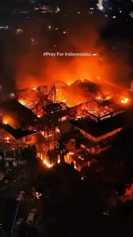 kondisi gedung DPRD kota Makassar menyalah 🙌🙌🙌#fypage #fypシ゚ #wargaindo #wrga62 