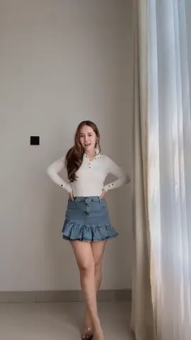 denim skirt 💙🤍