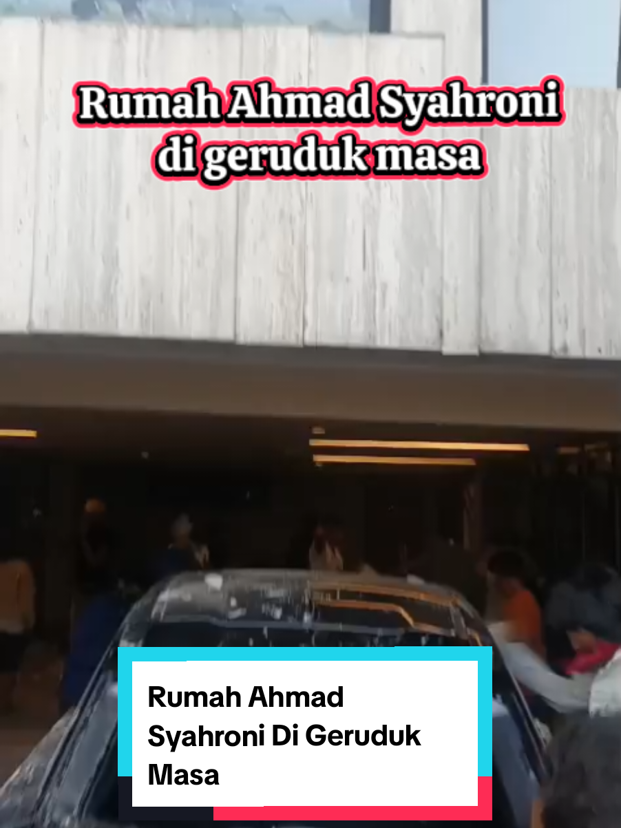 Rumah Ahmad Syahroni di geruduk masa  #demodpr #ahmadsyahroni #demo 