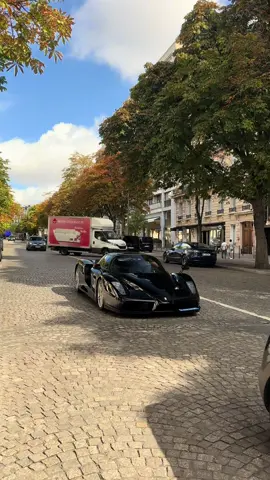 Black Enzo in Paris 🥸 En amont . #enzo #paris #ferrari #blac #crazy 