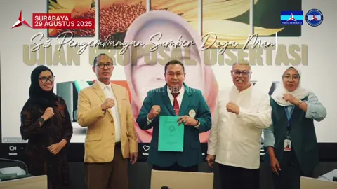 Alhamdulillah, hari ini menjadi salah satu momen berharga dalam perjalanan panjang menuntut ilmu.  Setiap usaha, doa, dan dukungan yang tulus telah mengantarkan saya sampai di tahap ini. Terima kasih untuk keluarga, sahabat, dan semua yang selalu memberi semangat. Semoga langkah ini menjadi berkah, bermanfaat, dan membuka jalan menuju kebaikan yang lebih luas.  #kangobeng #s3unair #unairsurabaya #demokrat #fyp 