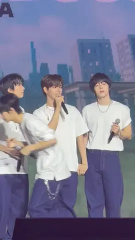 #HANEULZ | DAMHIN NIYO YUNG MURA NI ATE. HAHAHA  AHOF 1ST PH FANCON #RENDEZVOUSinMANILA #AHOF_FanCon_DDay  #AHOF #아홉 