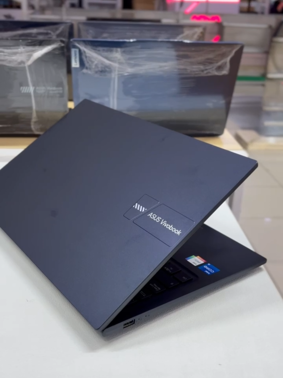 🎉 LAPTOP KENCANG HARGA BERSAHABAT! 🎉 Cari laptop ngebut buat kerja, kuliah, atau editing? ASUS Vivobook 15 X1504VA jawabannya! 😍💻 ✨ Spesifikasi Gahar: ✅ Intel Core i5 13th Gen ✅ RAM 16GB Super Lega ✅ SSD 1TB – Simpan file tanpa takut penuh! ✅ Layar 15.6” FHD IPS – Tajam & luas! ✅ Backlit Keyboard + Fingerprint – Modern & Aman ✅ Windows 11 Home Original ✅ Warna Quiet Blue yang kece banget! ✅ GARANSI 1 TAHUN 💰 HARGA CUMA 9 JUTAAN!! 🎁 Banyak bonusan & voucher cashback menarik!! 📍 Bisa Langsung ke: Mall Istana BEC – L1 Blok F15 📦 Tersedia juga di: Shopee & Tokopedia 📲 WA Sekarang: 0877-8616-0756 Jangan sampai kehabisan! Stok terbatas! 🚀 #LaptopMurah #ASUSVivobook15 #LaptopKencang #LaptopKerja #LaptopKuliah 