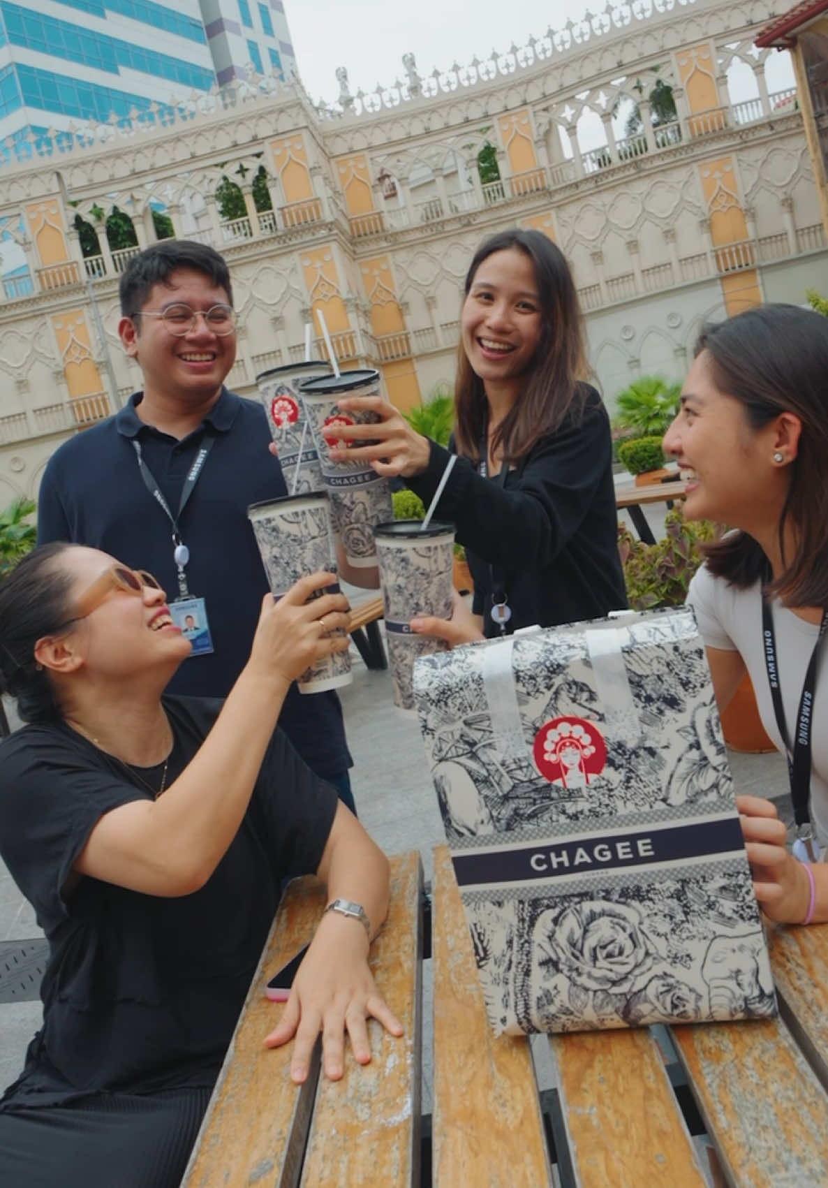 🥳 3 stores. 1 weekend. A whole lot of fun. 🥳 From SM North EDSA to Robinsons Galleria and Venice Grand Canal Mall, CHAGEE’s first step in the Philippines was filled with smiles, laughter, and moments we’ll never forget. 🫶 This is just the beginning! Join us on our last day celebration of our grand opening tomorrow and let’s cheers to more freshly brewed memories together, bes-teas! ✨🍵 #CHAGEEPH #CHAGEETOGETHER  #CHAGEEPHGrandOpening