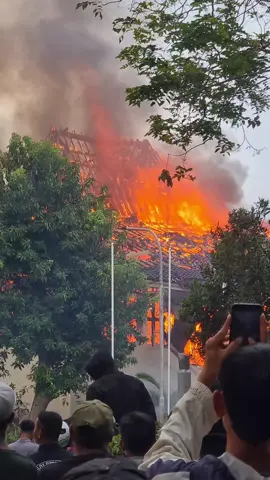 gedung dpr kota pekalongan🔥#demo #pekalongan 