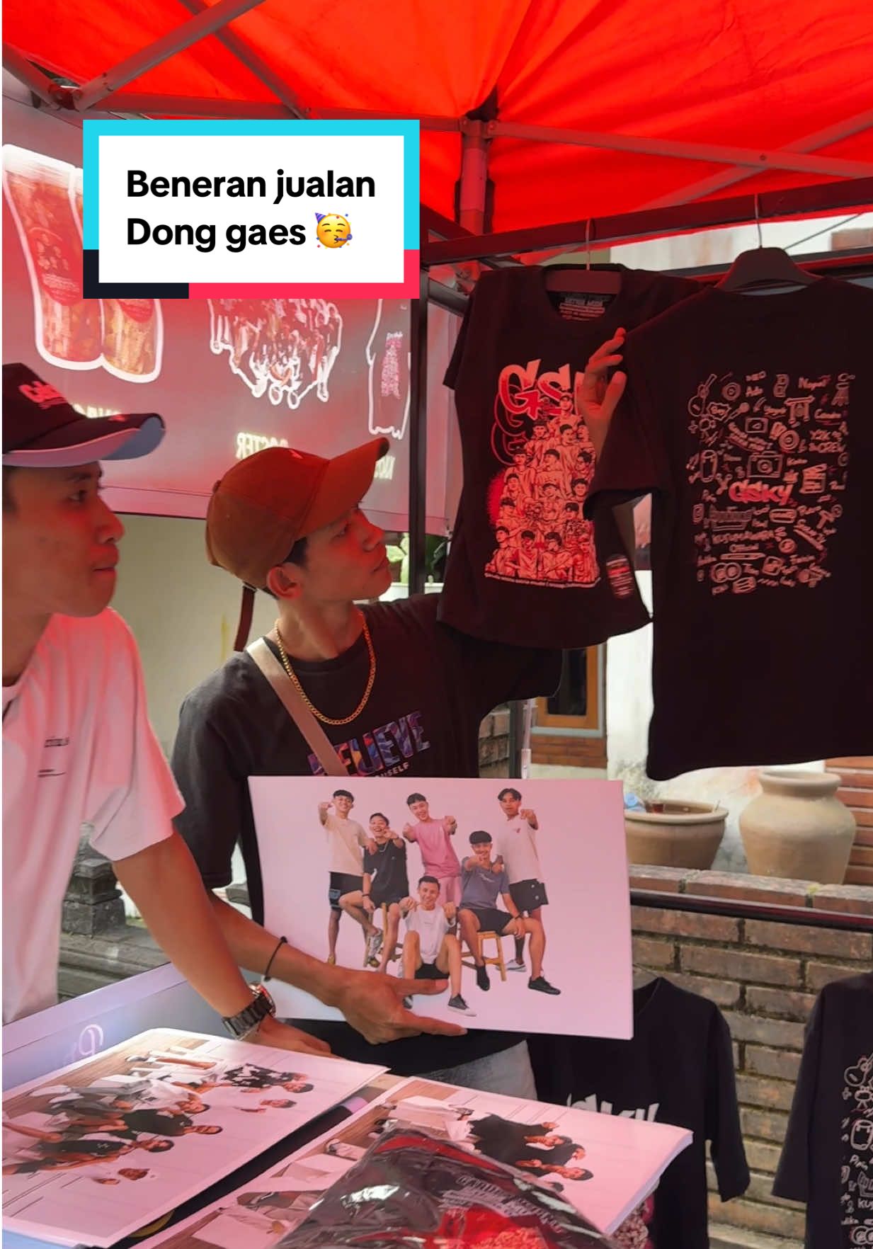 Doakan semoga pentasnya lancar & dagangannya laris ya, amin 🤲