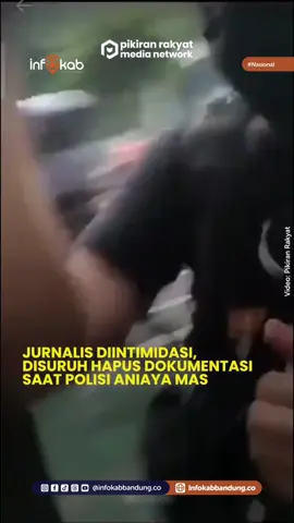 Sebuah rekaman video menunjukan sekelompok polisi yang menganiaya massa aksi saat demonstrasi di Jakarta, Jumat 29 Agustus 2025. Dilansir dari Pikiran Rakyat, seorang jurnalis yang sedang meliput kejadian tersebut tiba-tiba diintimidasi oleh dua orang yang diduga adalah polisi tanpa seragam. Kedua orang tersebut meminta agar rekaman video penganiayaan itu dihapus, namun sang jurnalis menolak dan mengatalan bahwa dirinya adalah pers yang sedang bertugas. Sumber video: Pikiran Rakyat #infokabupatenbandung #kabupatenbandung #infokabbandung #bandung #polisi 