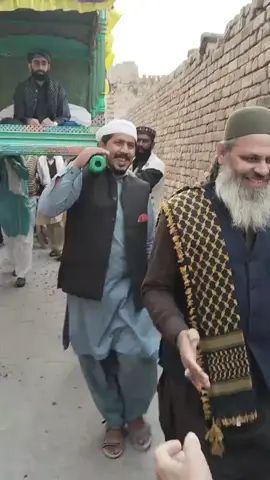 پیر صاحب کا پروٹوکول ملاحظہ فرمائیں #قبرپرستی #shirk #peerparasti #qabarparasti 