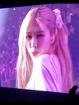 Rosé on big screen 😭#bp_dinny🤍 #BLACKPINK #ROSÉ #BLINK #fst♡ 