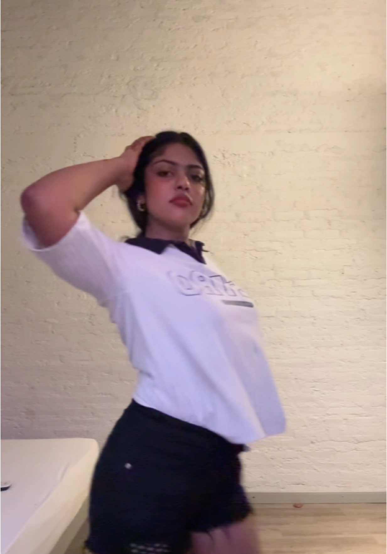 One last one🌝🤍#goviral #fypシ゚ #new #dancing #trend #foryoupage #foryoupage #srilankan_tik_tok🇱🇰 #fypシ゚viral🖤tiktok 