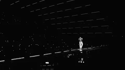 music can save your life #drake #yebbasheartbreak #milan 