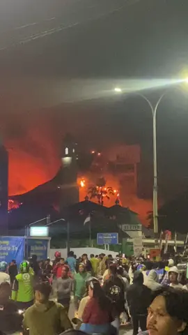 Ini baru demo menyala DPRD Makassar 😄🔥🔥🔥🔥
