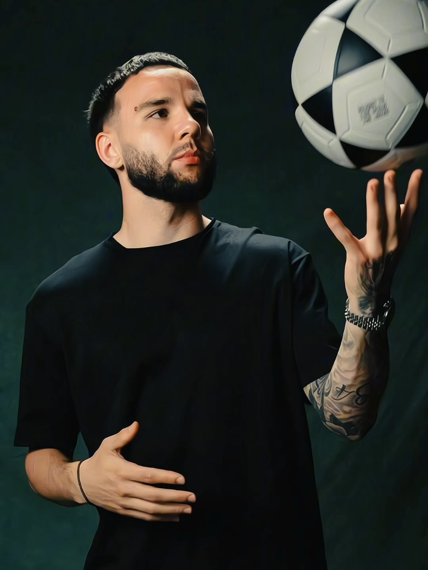 Calvin Verdonk resmi bergabung bersama LOSC Lille. Verdonk akan menjalani tes medis pada hari Minggu setelah pertandingan terakhir dirinya bersama N.E.C. Nijmegen Vs Fortuna Sittard. Verdonk musim ini juga dipastikan akan bermain dikompetisi UEFA Europa League. Sumber X & Instagram: Fabrizio Romano #calvinverdonk 