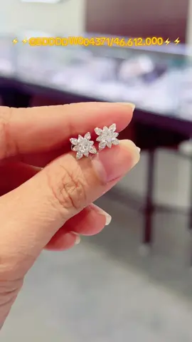 💎💎Bông Tai Đính  Kim Cương💎#💎#pnjhochiminh #pnj23nguyenanhthu #trangsucpnj #trangsuconline #viraltiktok #xuhuongtiktok #trendingtiktok #trendingvideo 
