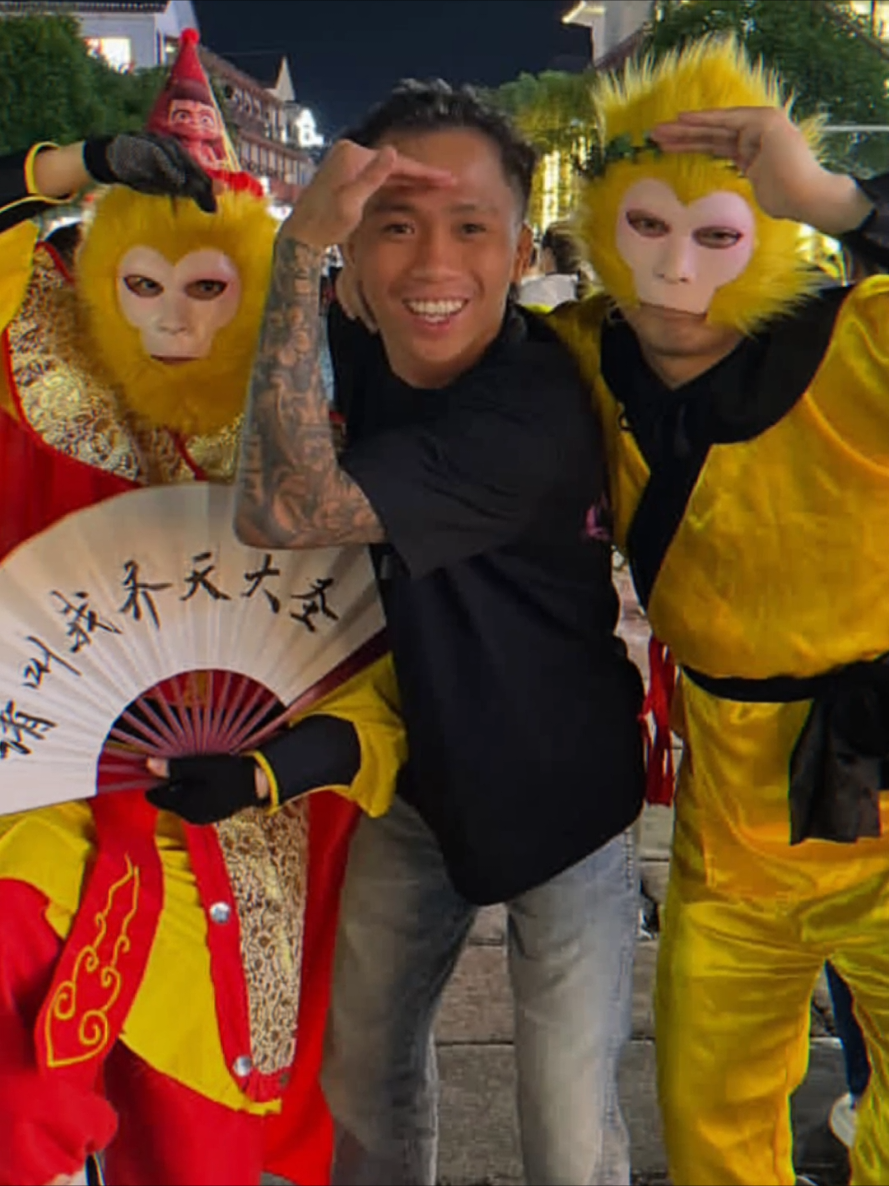 Belum sempat masuk ring, sudah bikin 1 kelas panas 🔥. Sun Go Kong emang beda, bikin semua 51kg gatal pengen coba 🤯👊 @yearmieleemma @celloszxz🧑🏻‍🦲 #byoncombat #byoncombatshowbiz #byonmadness #weerian  #sungokongmma #fyp #CapCut 