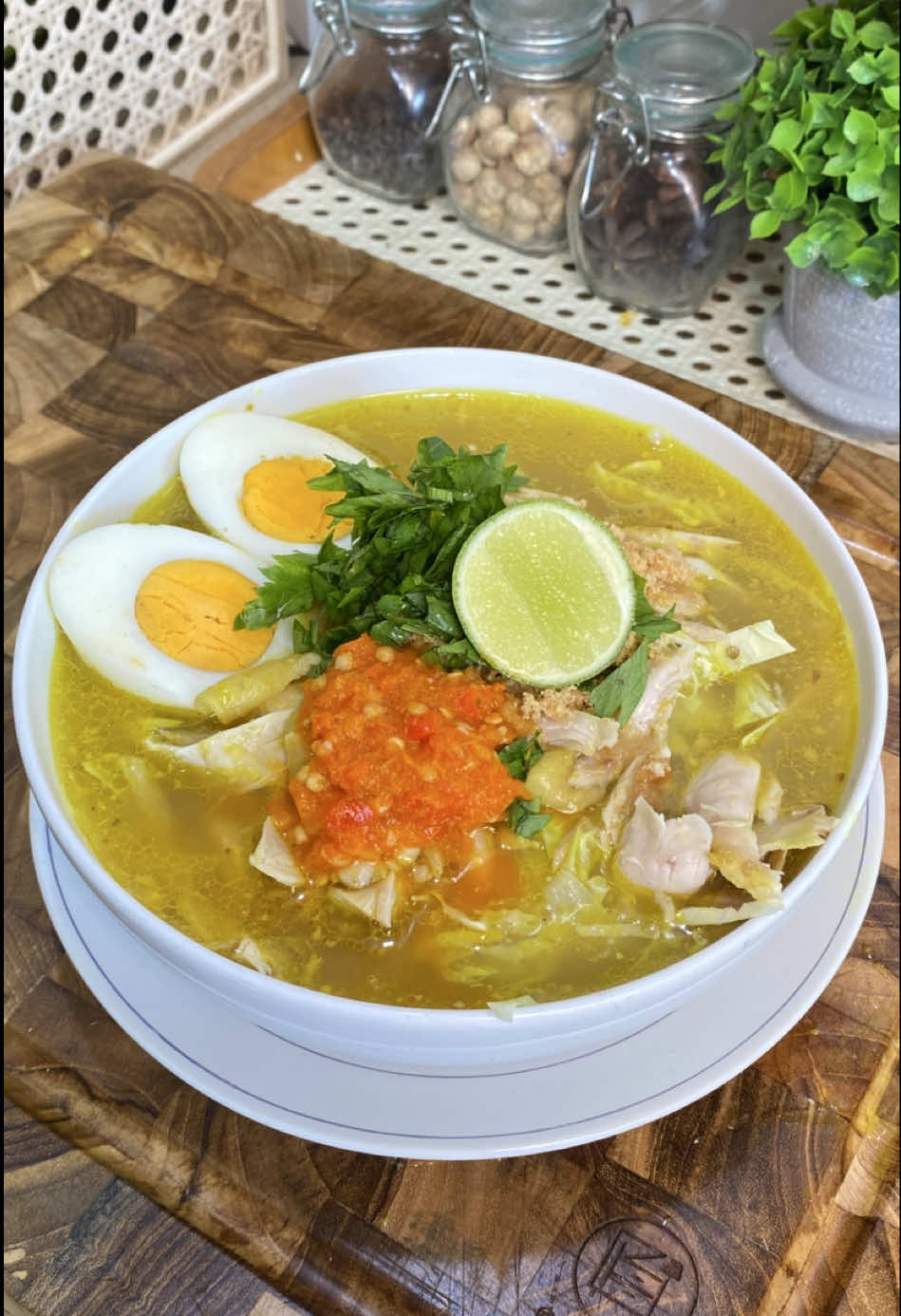 Ternyata ini rahasia bikin soto lamongan yg kuahnya sedep dan medok #resepsimple #masakansimple #masak #sotoayam #sotolamongan 