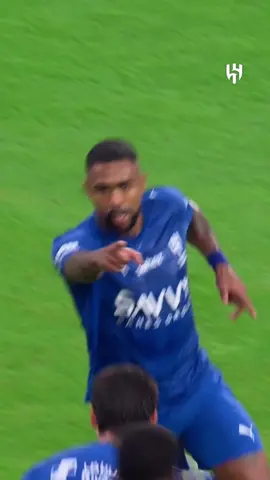 Malcom ➡️ Salem ➡️ Malcom = 🪄 المساهمة الأولى للرقم 10 ⚽️🇧🇷 #alhilal 